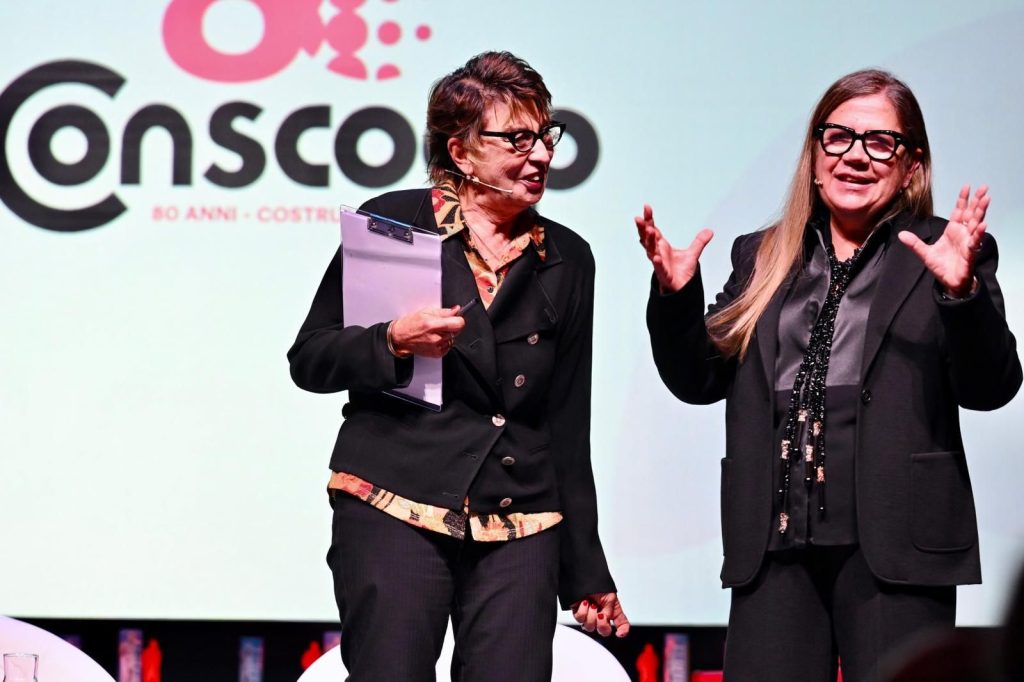 Serena Dandini con la Presidente Monica Fantini